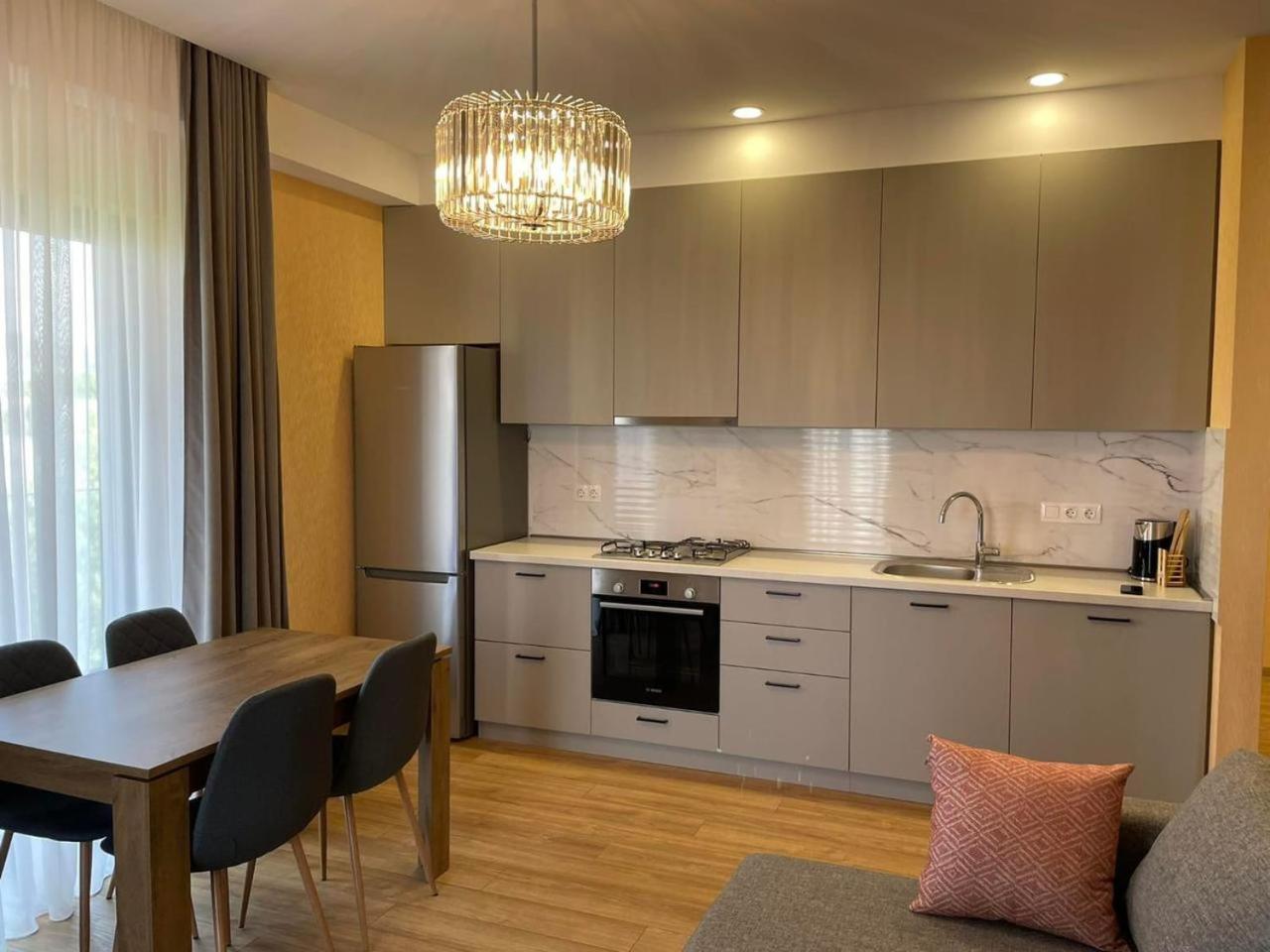 Tbilisi Hilton Apartment Екстериор снимка