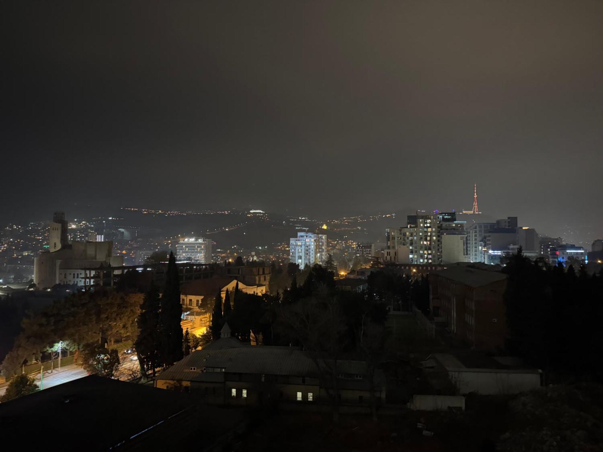 Tbilisi Hilton Apartment Екстериор снимка